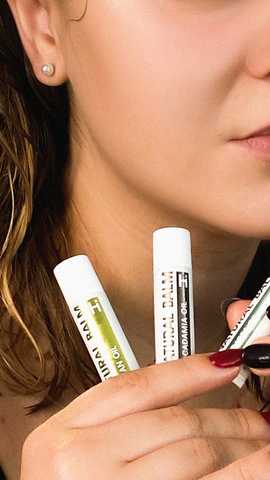 Увлажняющий бальзам для губ с маслом жожоба Natural Jojoba Lip Balm Hillary 5 г